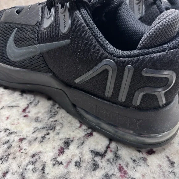 Size 8- Nike Air Max Alpha Trainer 4 Black - Picture 3 of 9